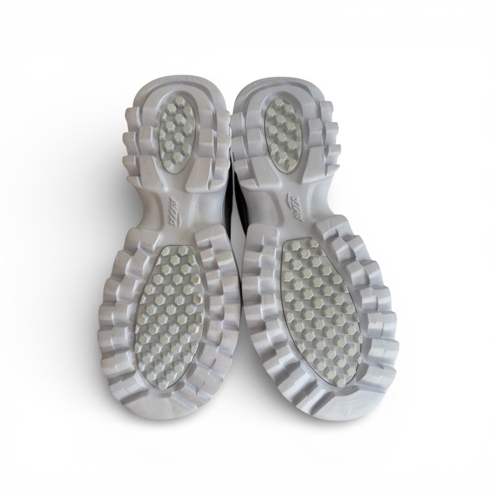 Avia Silver Metallic Sleek Lace-Up Comfort Sneakers | Size 10 - Picture 4 of 12